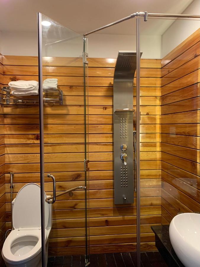 Song Anh Hotel Буонметхуот Экстерьер фото