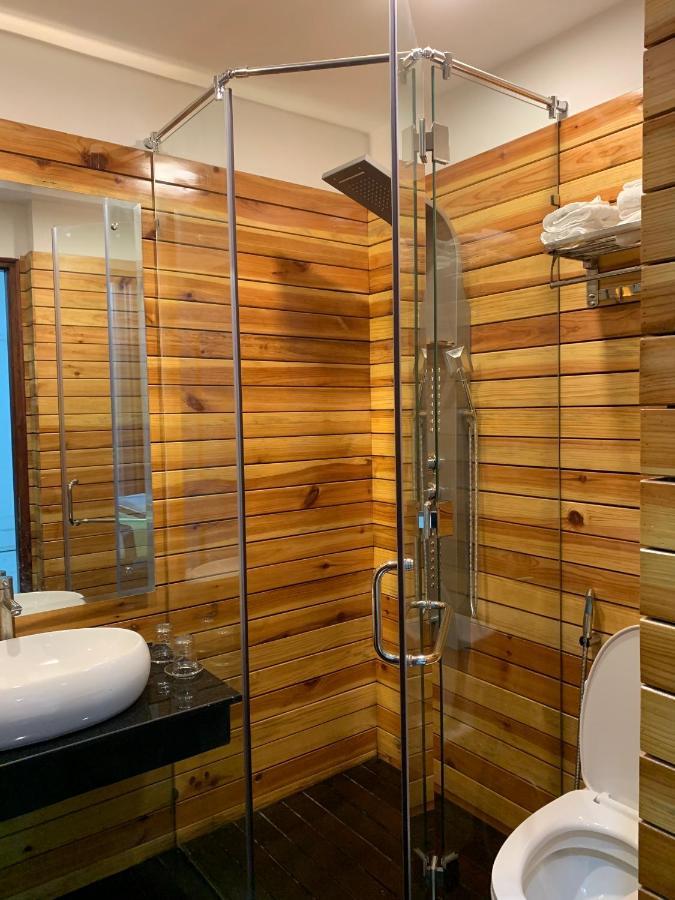 Song Anh Hotel Буонметхуот Экстерьер фото