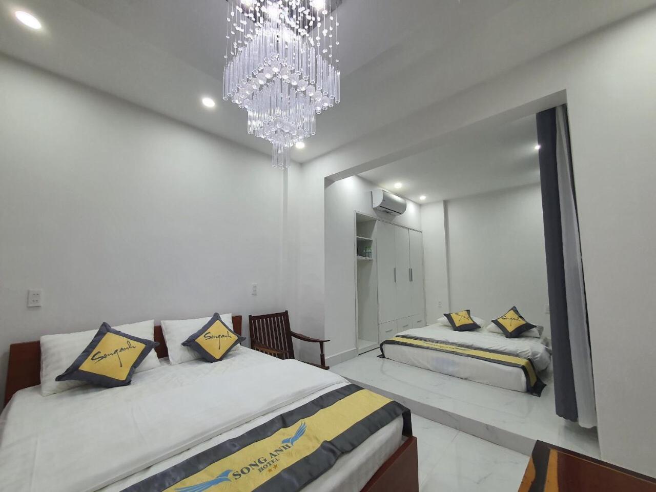 Song Anh Hotel Буонметхуот Экстерьер фото
